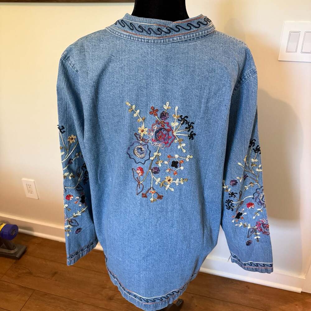 Denim & Co. Women's Floral Embroidered Denim Button-Front Shirt Jacket - Picture 3 of 8